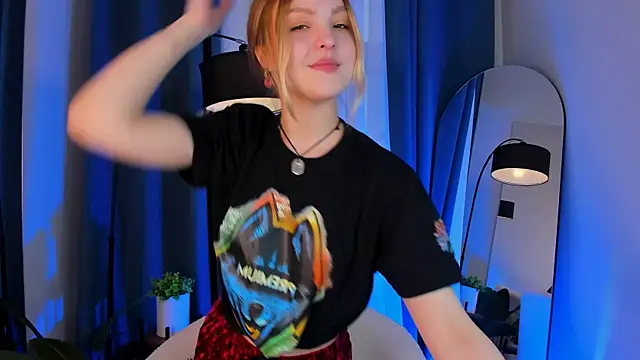 Snapshot of stay_with_alice chatting on 01/14/25, 09:45 stay with alice online show from 01/14/25, 09:45