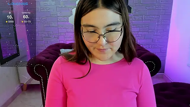 Snapshot of conniejames_m chatting on 03/05/26, 01:40 conniejames m online show from 03/05/26, 01:40