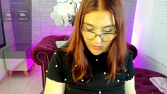 Snapshot of conniejames_m chatting on 03/10/26, 02:11 conniejames m online show from 03/10/26, 02:11