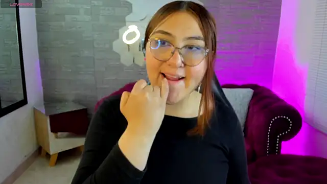 Snapshot of conniejames_m chatting on 04/07/26, 01:55 conniejames m online show from 04/07/26, 01:55