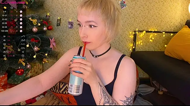 Snapshot of EmmyAmbros chatting on 01/13/25, 03:15 EmmyAmbros online show from 01/13/25, 03:15