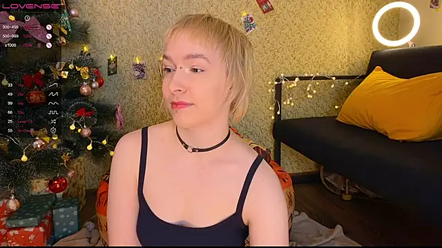 Snapshot of EmmyAmbros chatting on 01/24/25, 06:14 EmmyAmbros online show from 01/24/25, 06:14