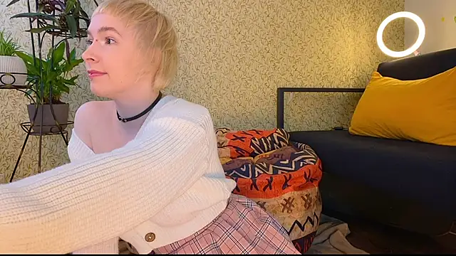 Snapshot of EmmyAmbros chatting on 02/09/25, 09:47 EmmyAmbros online show from 02/09/25, 09:47