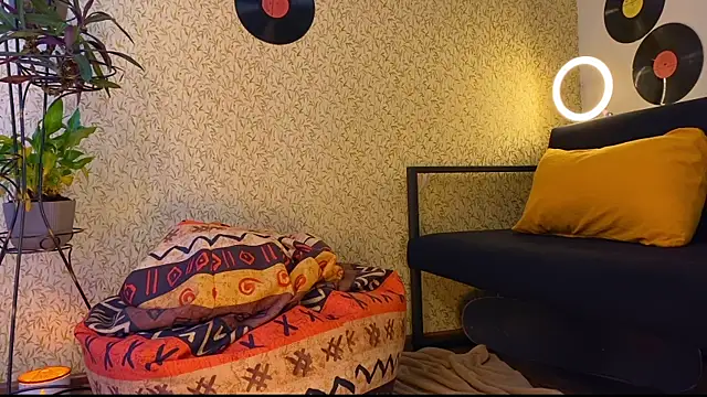 Snapshot of EmmyAmbros chatting on 02/22/25, 05:34 EmmyAmbros online show from 02/22/25, 05:34