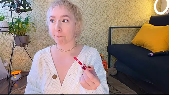 Snapshot of EmmyAmbros chatting on 03/10/25, 07:53 EmmyAmbros online show from 03/10/25, 07:53