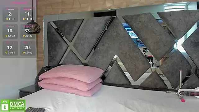 Venus velez  online show from 04/11/26, 01:15