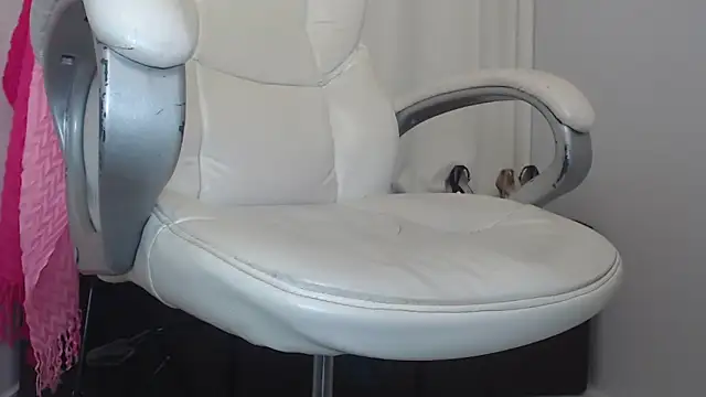 paiper halliwey online show from 03/13/25, 05:28