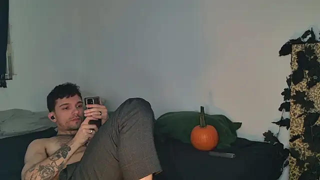 JackDesFeux online show from 10/14/25, 09:37