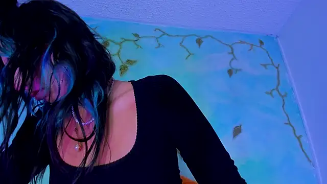 Snapshot of SaturnooStonee chatting on 02/10/26, 12:37 SaturnooStonee online show from 02/10/26, 12:37