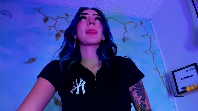 Snapshot of SaturnooStonee chatting on 04/02/26, 02:31 SaturnooStonee online show from 04/02/26, 02:31