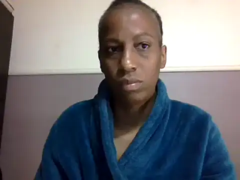 Snapshot of AfricanPrincesss2 chatting on 12/26/24, 11:35 AfricanPrincesss2 online show from 12/26/24, 11:35