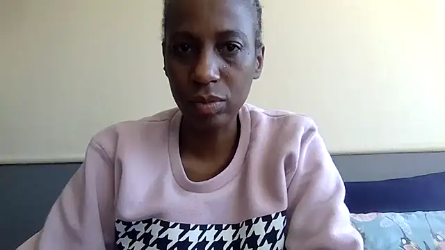 Snapshot of AfricanPrincesss2 chatting on 08/04/26, 07:55 AfricanPrincesss2 online show from 08/04/26, 07:55
