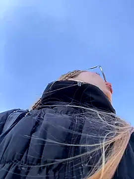 melody-dy online show from 09/11/25, 09:04