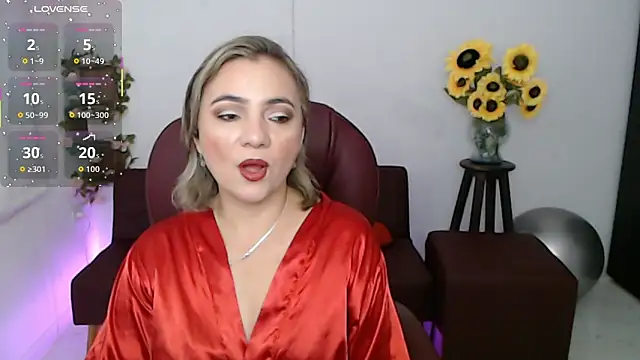 Snapshot of ana_milf chatting on 04/26/26, 01:53 ana milf online show from 04/26/26, 01:53