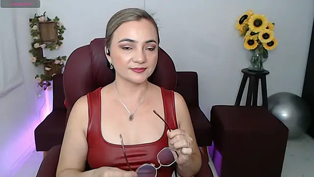 Snapshot of ana_milf chatting on 05/09/26, 03:06 ana milf online show from 05/09/26, 03:06