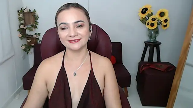 Snapshot of ana_milf chatting on 05/28/26, 01:52 ana milf online show from 05/28/26, 01:52