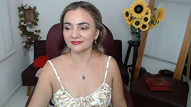 Snapshot of ana_milf chatting on 05/31/26, 04:36 ana milf online show from 05/31/26, 04:36