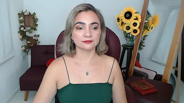 Snapshot of ana_milf chatting on 06/01/26, 01:57 ana milf online show from 06/01/26, 01:57