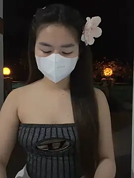 Snapshot of BabyThree_ chatting on 01/14/25, 02:00 BabyThree online show from 01/14/25, 02:00