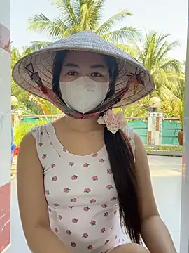 Snapshot of BabyThree_ chatting on 02/05/25, 08:32 BabyThree online show from 02/05/25, 08:32