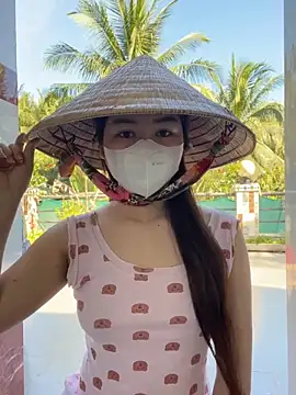 Snapshot of BabyThree_ chatting on 02/18/25, 08:16 BabyThree online show from 02/18/25, 08:16