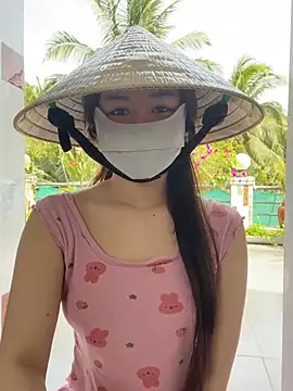 Snapshot of BabyThree_ chatting on 02/25/25, 07:42 BabyThree online show from 02/25/25, 07:42