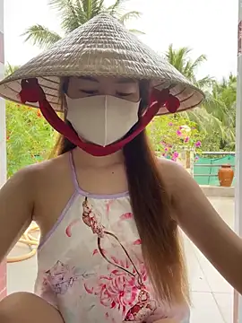 Snapshot of BabyThree_ chatting on 10/23/25, 07:40 BabyThree online show from 10/23/25, 07:40