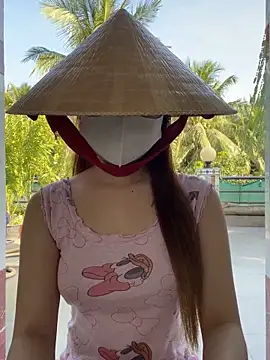 Snapshot of BabyThree_ chatting on 11/24/25, 08:25 BabyThree online show from 11/24/25, 08:25