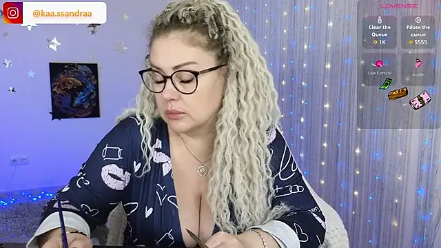 Snapshot of misskaassandraa chatting on 12/22/24, 12:49 misskaassandraa online show from 12/22/24, 12:49