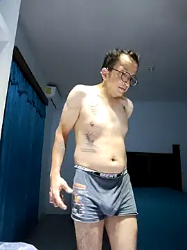 Snapshot of Allantututu chatting on 04/19/26, 04:01 Allantututu online show from 04/19/26, 04:01