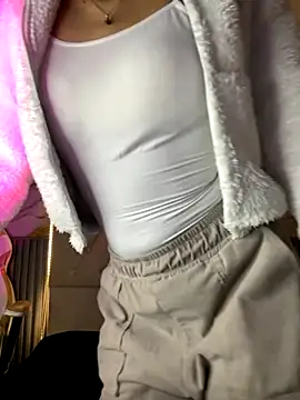 liss hot  online show from 09/19/25, 10:21