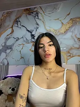 liss hot  online show from 11/20/25, 08:08