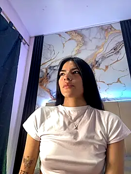 liss hot  online show from 11/24/25, 09:14