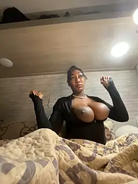 Snapshot of CUMQUEEN-XXX69 chatting on 09/17/25, 05:20 CUMQUEEN-XXX69 online show from 09/17/25, 05:20