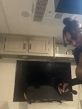 Snapshot of CUMQUEEN-XXX69 chatting on 09/20/25, 03:51 CUMQUEEN-XXX69 online show from 09/20/25, 03:51