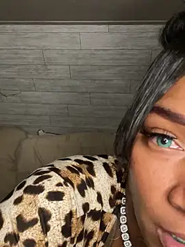 Snapshot of CUMQUEEN-XXX69 chatting on 09/23/25, 06:49 CUMQUEEN-XXX69 online show from 09/23/25, 06:49