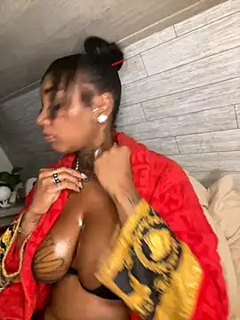 Snapshot of CUMQUEEN-XXX69 chatting on 09/24/25, 04:49 CUMQUEEN-XXX69 online show from 09/24/25, 04:49