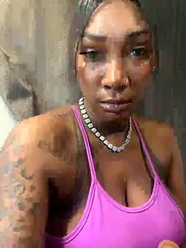 Snapshot of CUMQUEEN-XXX69 chatting on 09/24/25, 09:40 CUMQUEEN-XXX69 online show from 09/24/25, 09:40