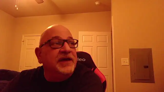 Snapshot of --JimmyJamzs-- chatting on 12/17/24, 02:33 --JimmyJamzs-- online show from 12/17/24, 02:33