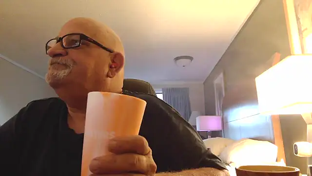 Snapshot of --JimmyJamzs-- chatting on 09/17/25, 11:06 --JimmyJamzs-- online show from 09/17/25, 11:06