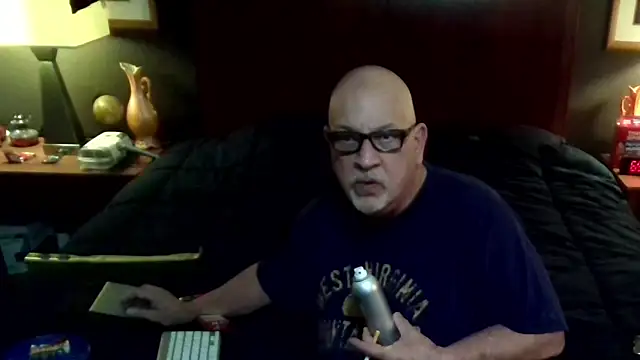 Snapshot of --JimmyJamzs-- chatting on 12/20/25, 12:01 --JimmyJamzs-- online show from 12/20/25, 12:01