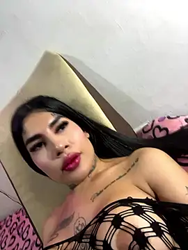 saragill323 online show from 03/04/25, 11:43