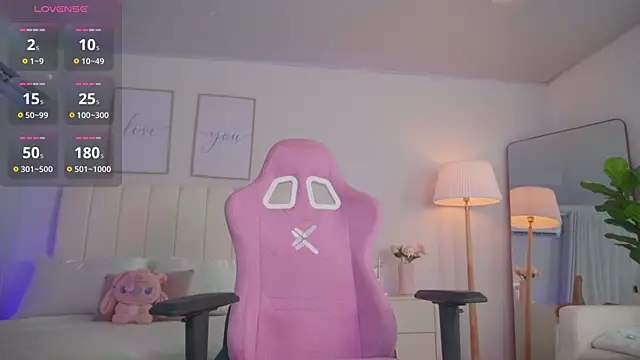 Snapshot of Cristall_Bunny chatting on 04/10/26, 12:05 Cristall Bunny online show from 04/10/26, 12:05