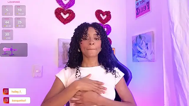 Snapshot of Heily_Fox chatting on 02/13/25, 07:03 Heily Fox online show from 02/13/25, 07:03