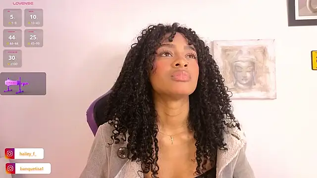 Snapshot of Heily_Fox chatting on 02/21/25, 05:02 Heily Fox online show from 02/21/25, 05:02