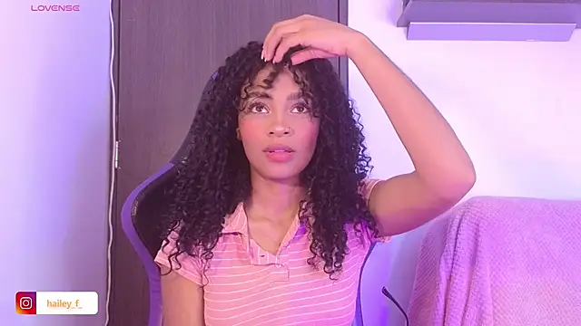 Snapshot of Heily_Fox chatting on 02/25/25, 06:36 Heily Fox online show from 02/25/25, 06:36