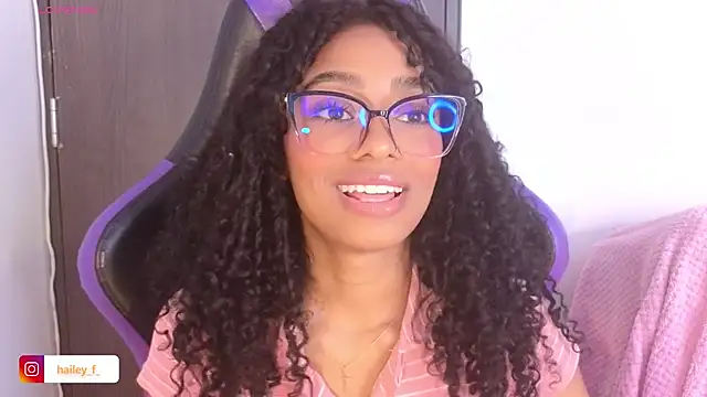 Snapshot of Heily_Fox chatting on 02/25/25, 09:42 Heily Fox online show from 02/25/25, 09:42