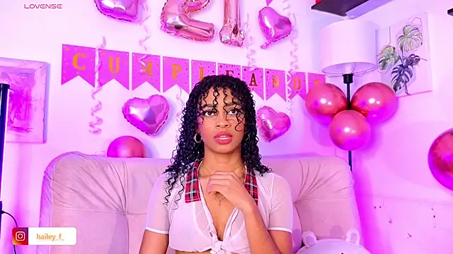 Snapshot of Heily_Fox chatting on 03/04/25, 06:37 Heily Fox online show from 03/04/25, 06:37