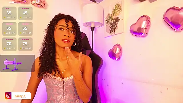 Snapshot of Heily_Fox chatting on 03/08/25, 05:17 Heily Fox online show from 03/08/25, 05:17