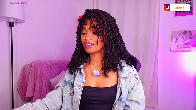 Snapshot of Heily_Fox chatting on 03/22/25, 06:43 Heily Fox online show from 03/22/25, 06:43